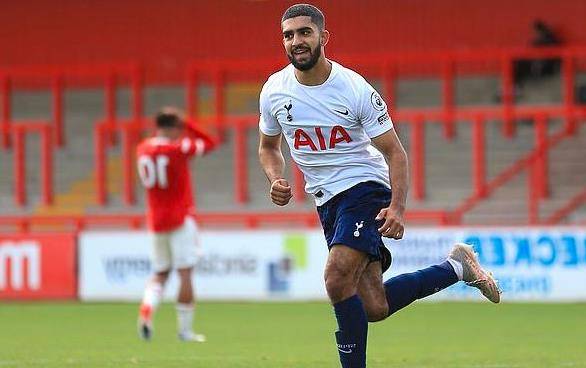 与纽卡斯尔 与纽卡斯尔